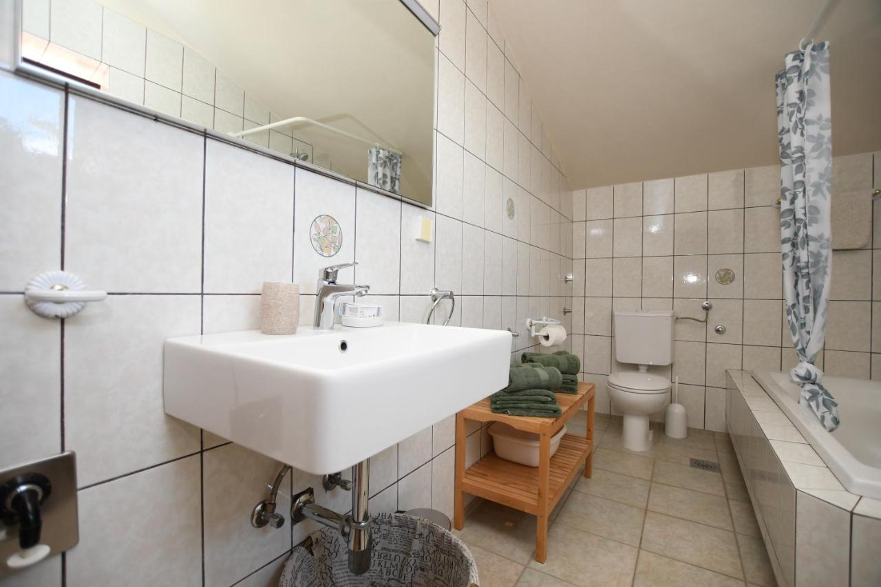 Apartment Deak