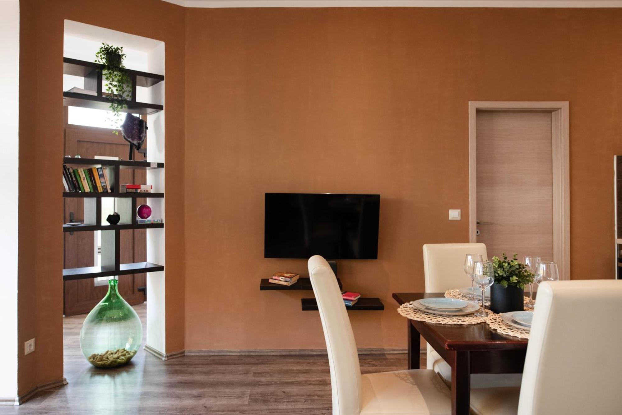 Apartment Deak