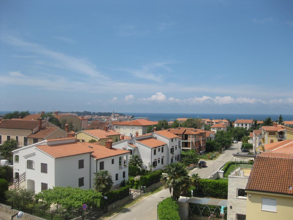 Apartment Deak